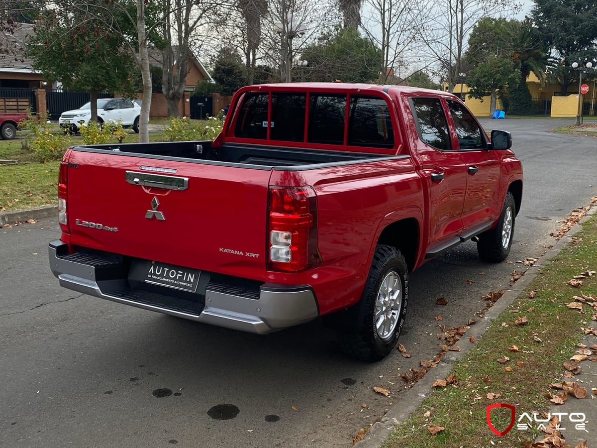 2025 Mitsubishi L200 Katana Xrt Rojo - Miniatura 4