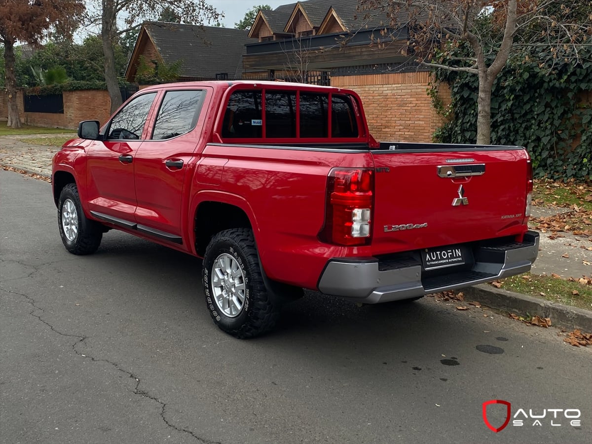 2025 Mitsubishi L200 Katana Xrt Rojo - Miniatura 6