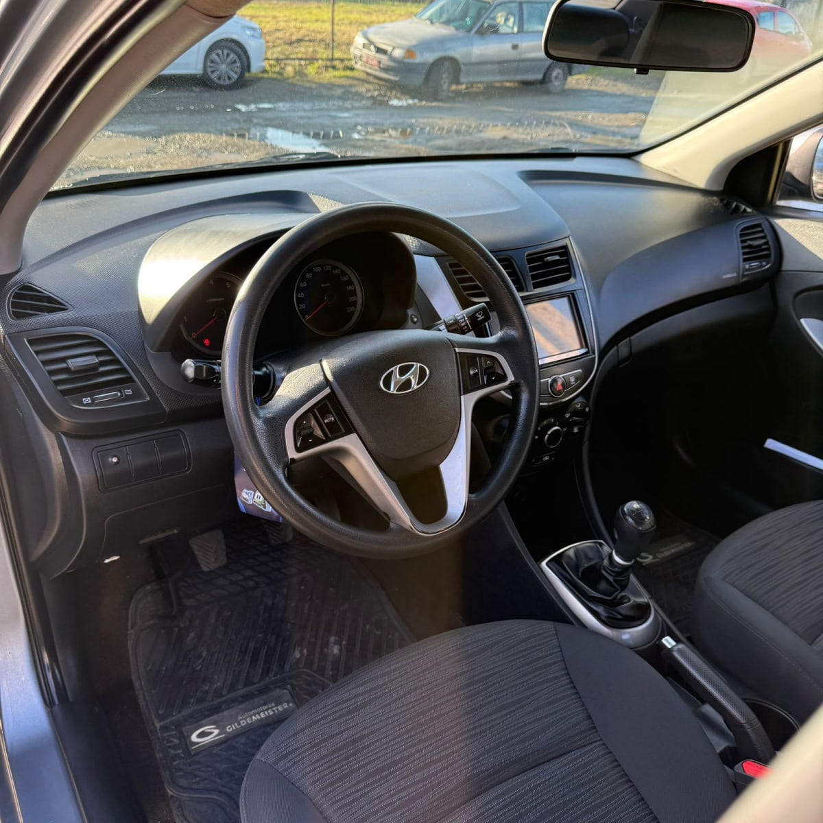 2019 Hyundai Accent GL Accent Gris - Miniatura 4