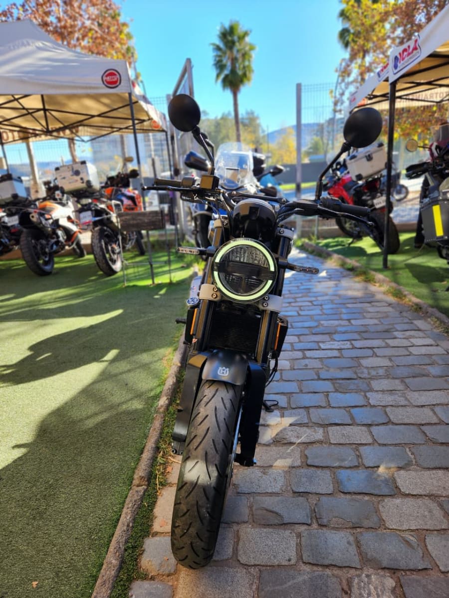 2021 Husqvarna Svartpilen 250 250 - Miniatura 2