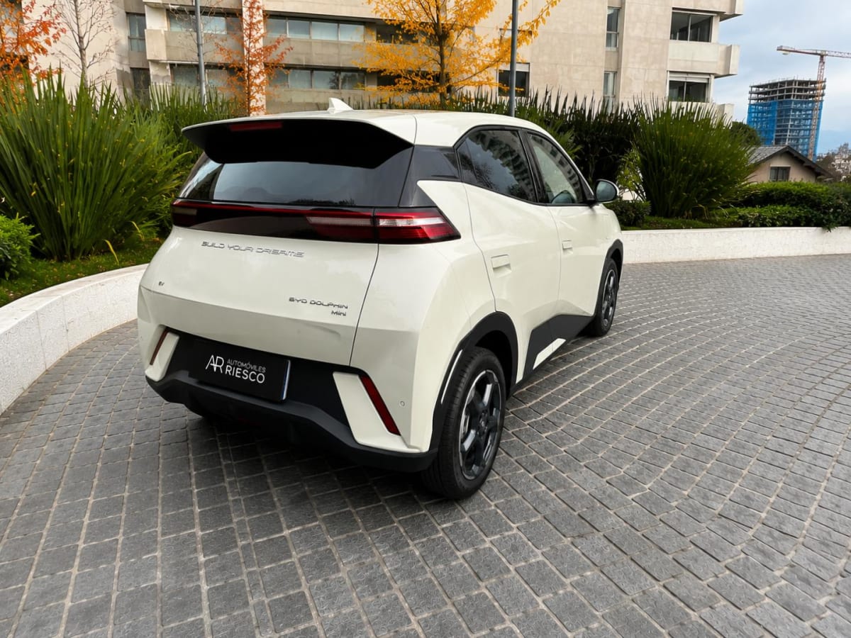 2025 BYD Dolphin Mini Dolphin Blanco - Miniatura 4