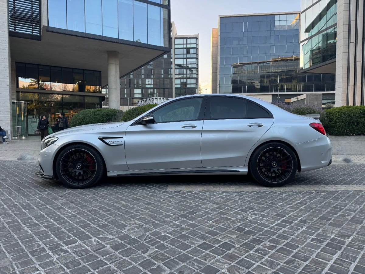 2016 Mercedes-Benz C63 S AMG Gris - Miniatura 7