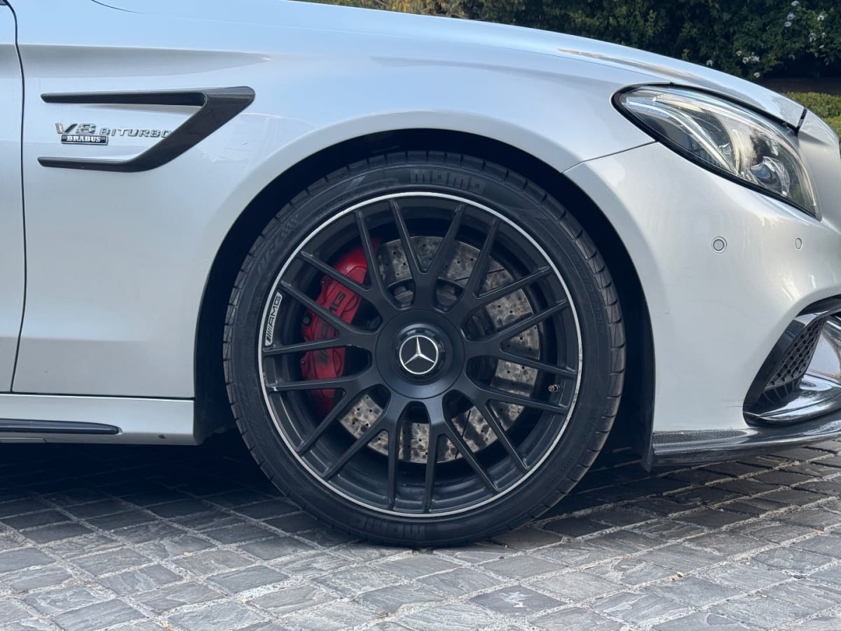 2016 Mercedes-Benz C63 S AMG Gris - Miniatura 8