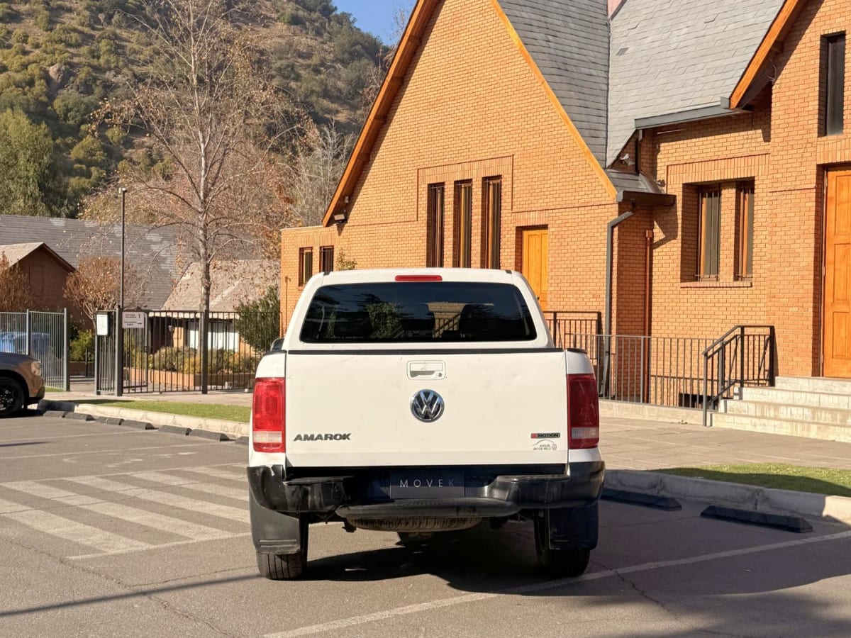 2023 Volkswagen AMAROK Comfortline 4motion 4x4 MT AMAROK Blanco - Miniatura 6