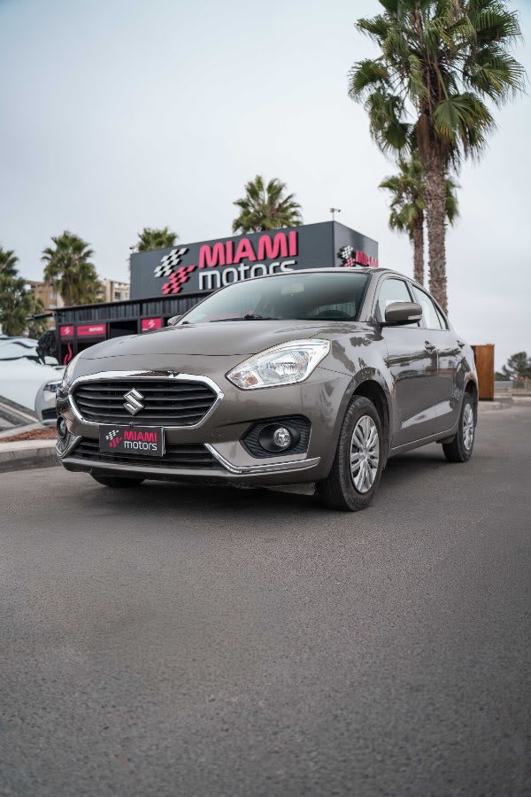 2018 Suzuki Dzire GRIS - Miniatura 2