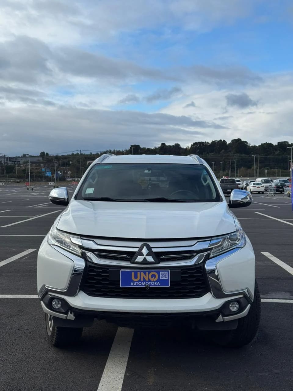 2019 Mitsubishi Montero Sport Montero - Miniatura 3