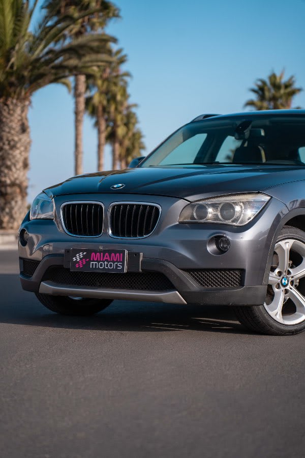 2014 BMW X1 SDRIVE18D LUXURY 2.0L GRIS - Miniatura 3