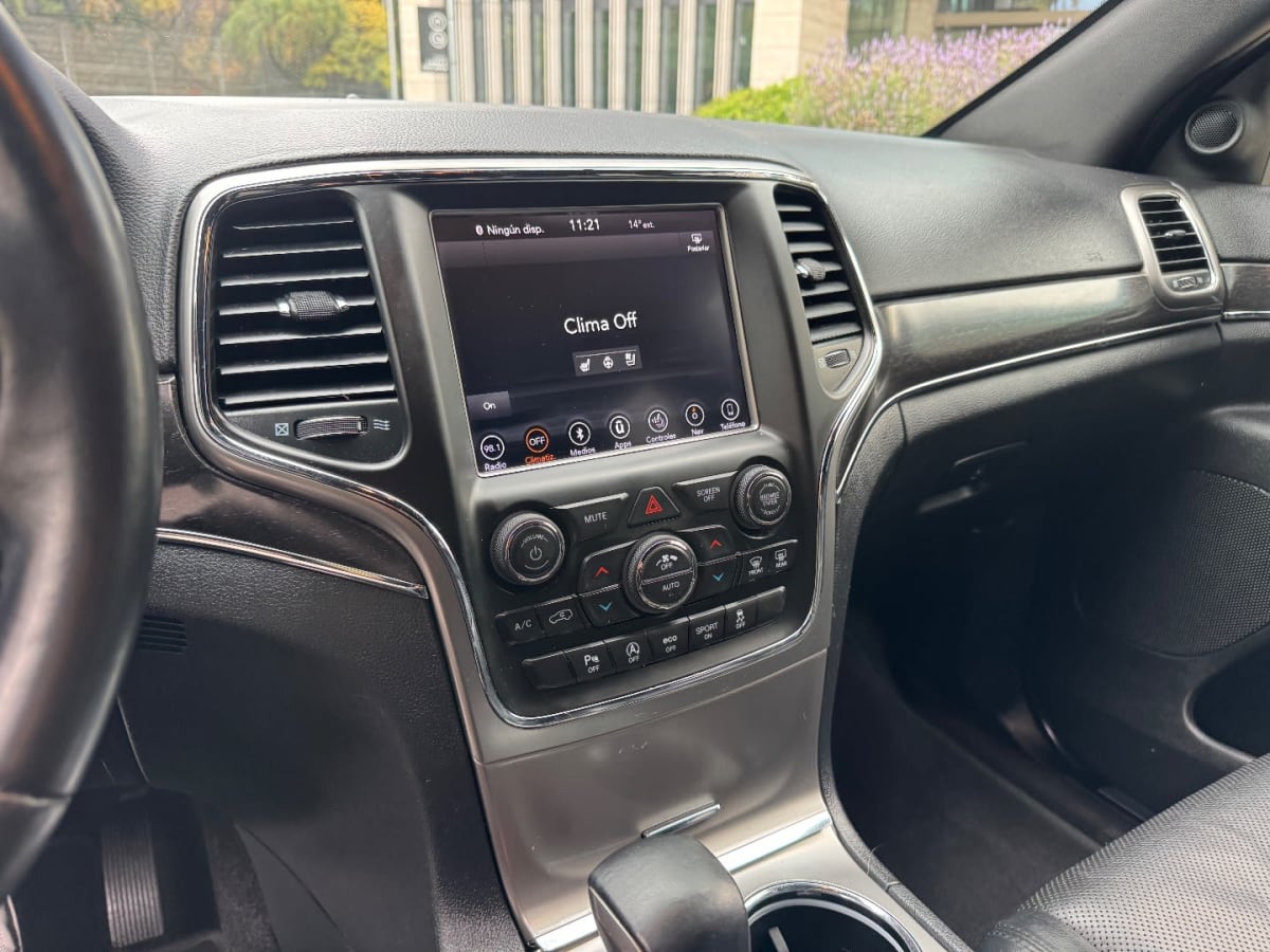 2018 Jeep CHEROKEE Gris Plata - Miniatura 9