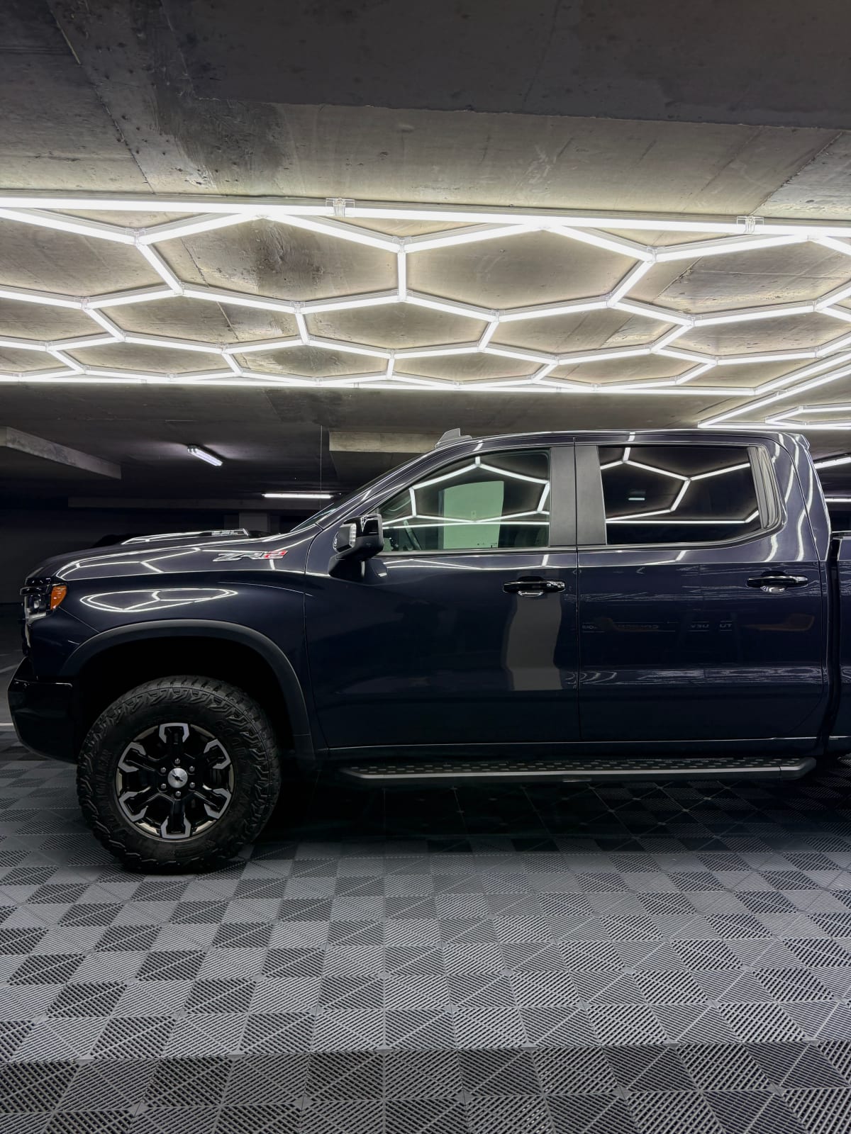 2024 Chevrolet Silverado Gris - Miniatura 7