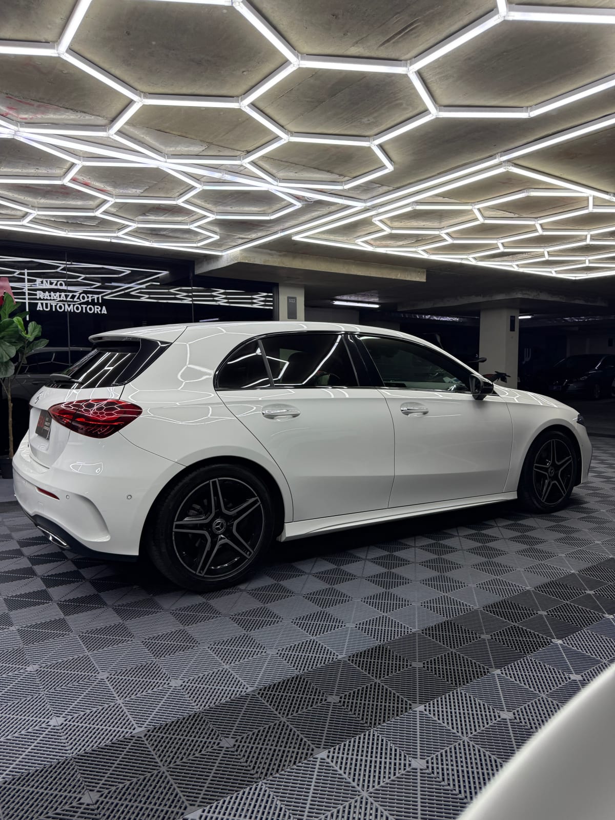 2024 Mercedes Benz A 200 Blanco - Miniatura 10