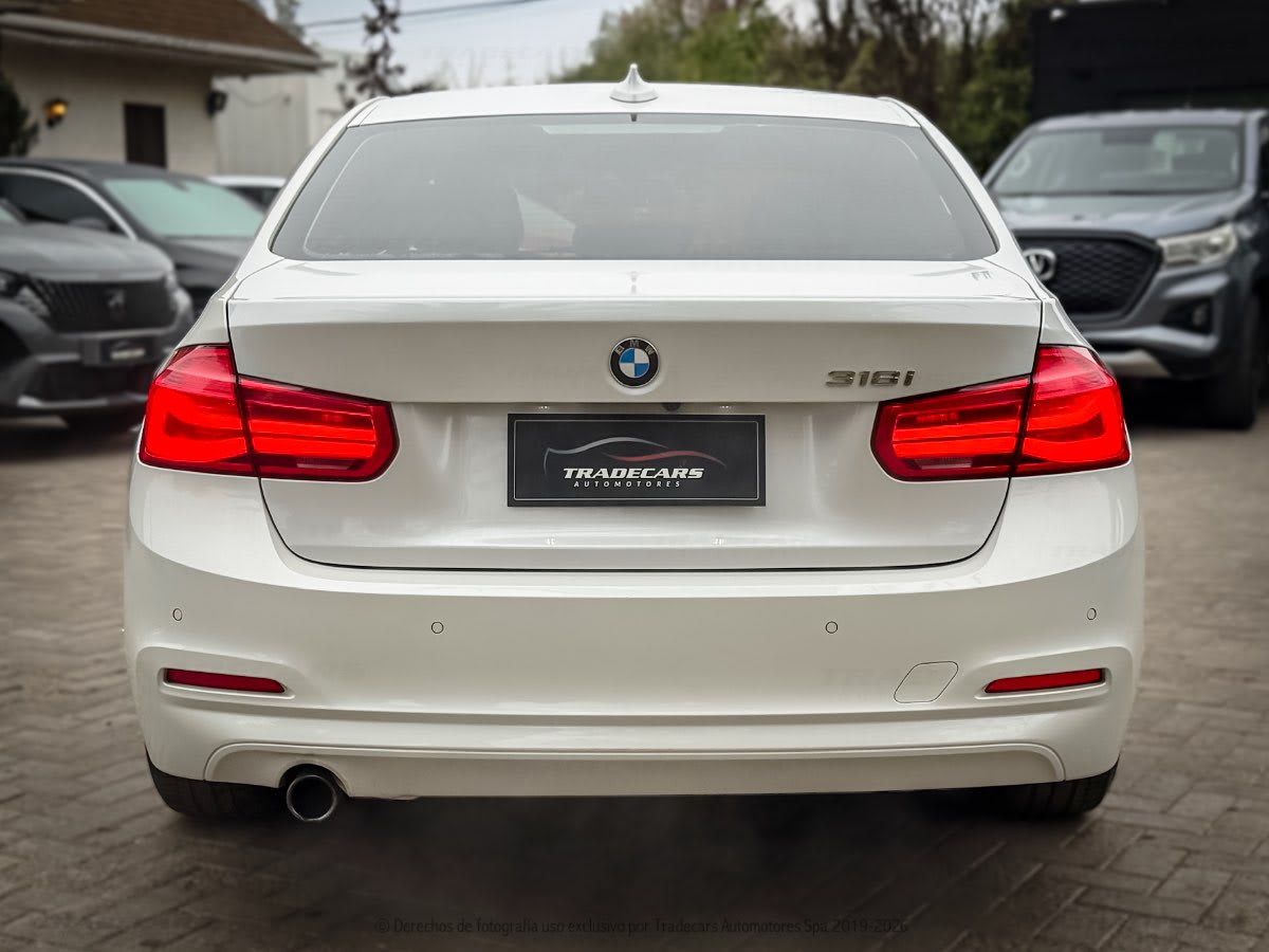 2017 BMW 318I Blanco - Miniatura 5