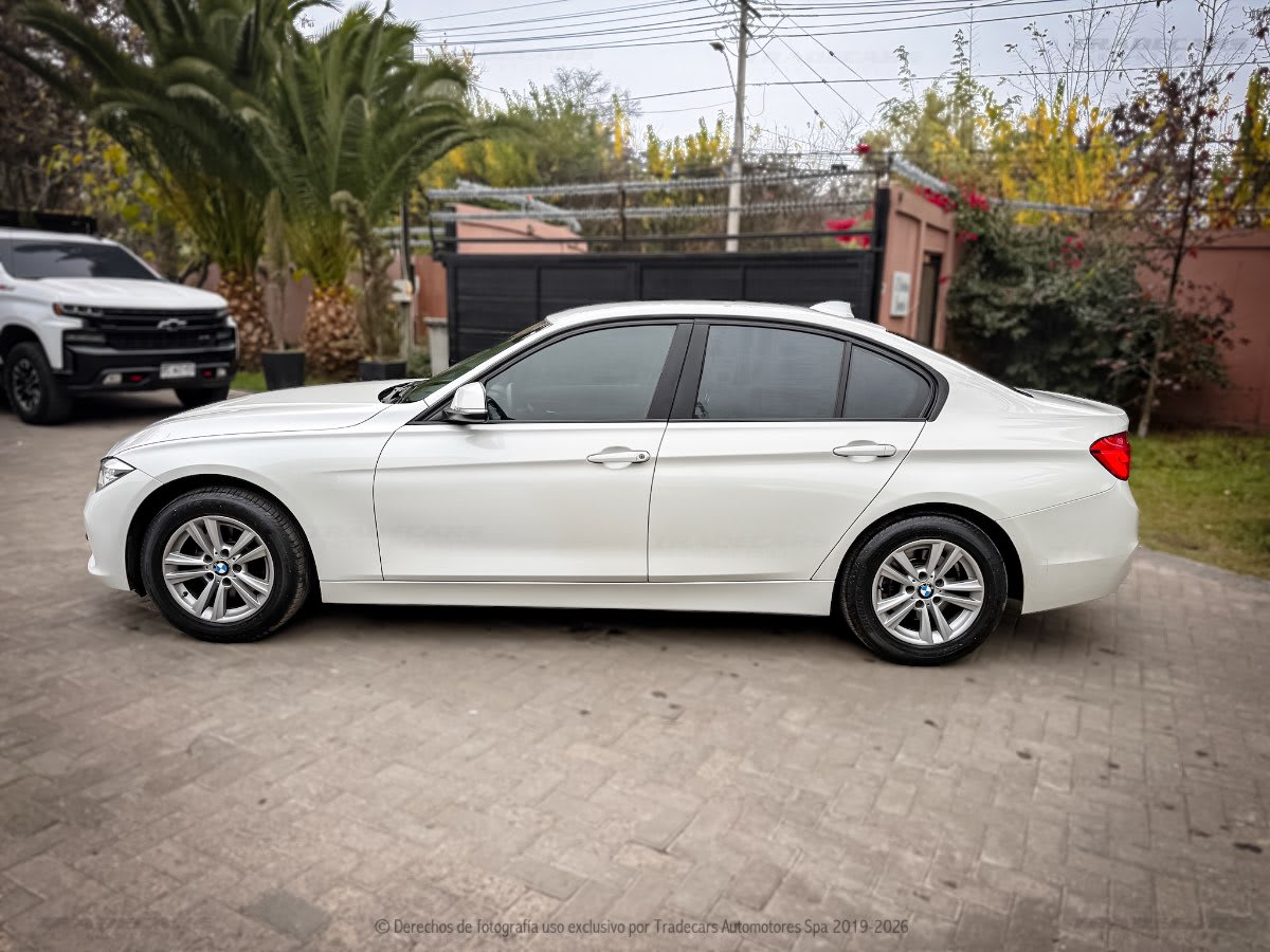 2017 BMW 318I Blanco - Miniatura 7