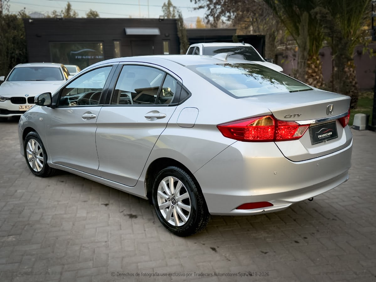 2015 Honda CITY Gris Plata - Miniatura 6