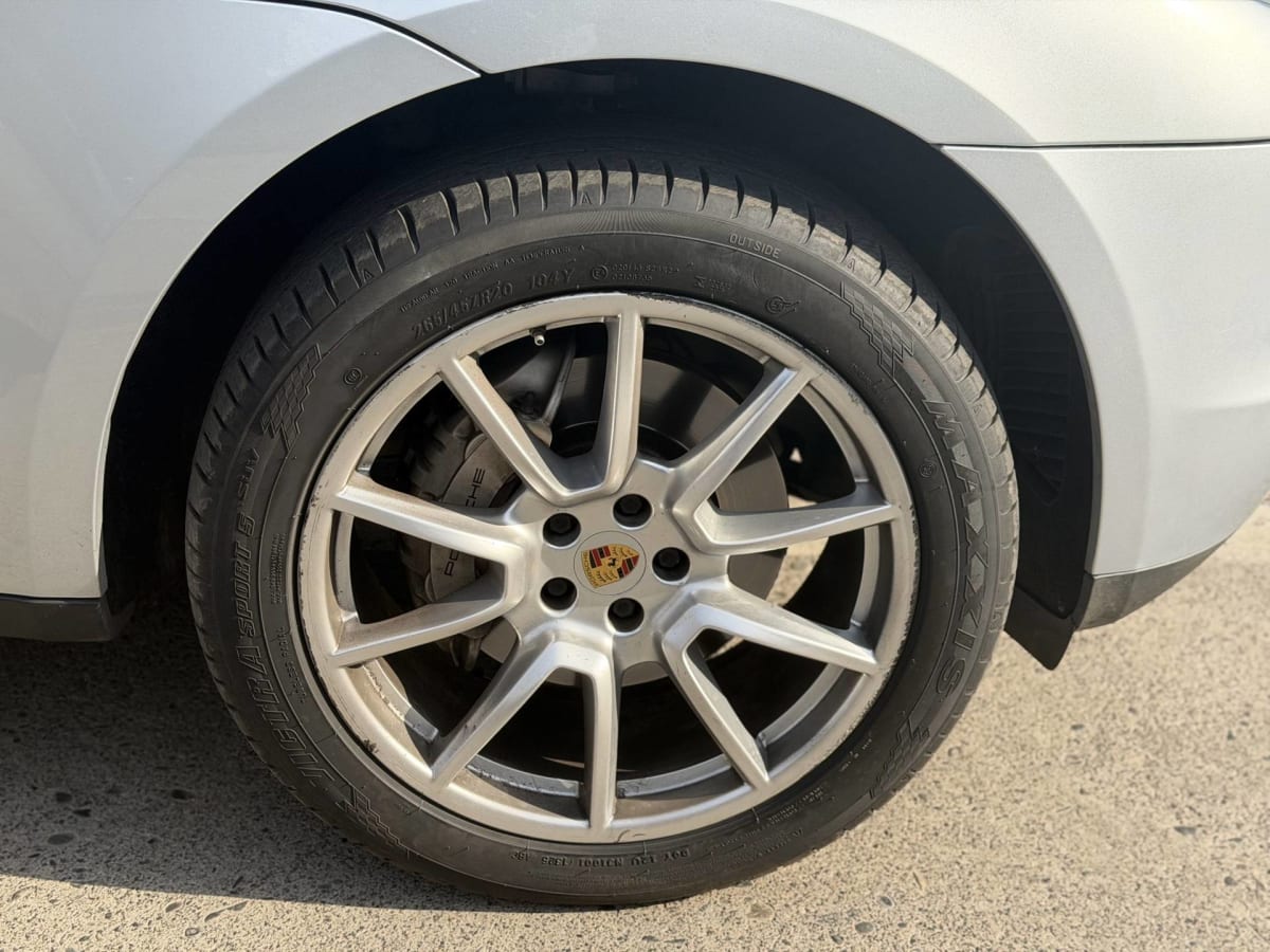 2018 Porsche Macan S Plata - Miniatura 10