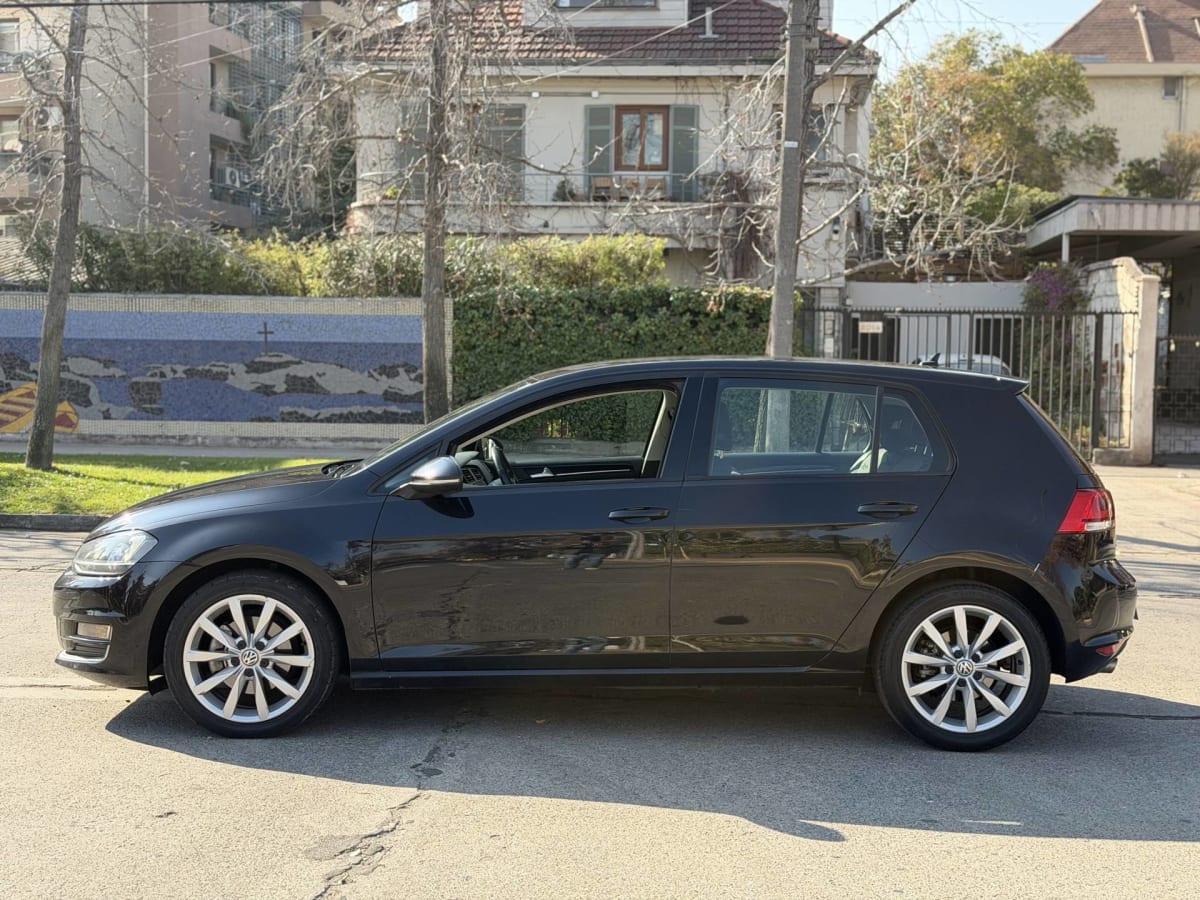 2018 Volkswagen Golf 2.0 Negro - Miniatura 6
