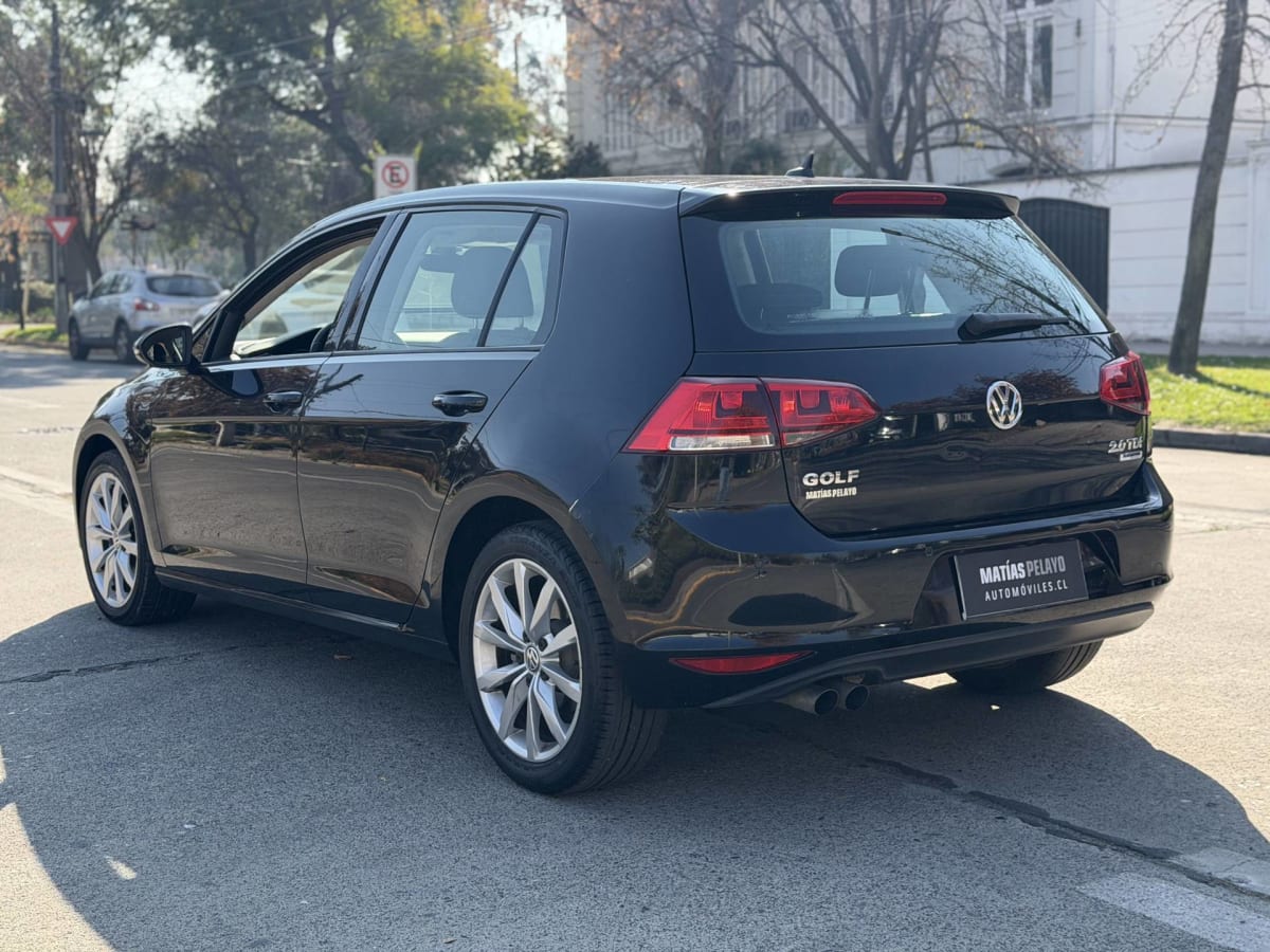 2018 Volkswagen Golf 2.0 Negro - Miniatura 8