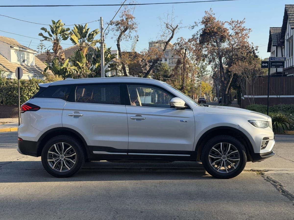 2022 Geely Azkarra Luxury Plata - Miniatura 5