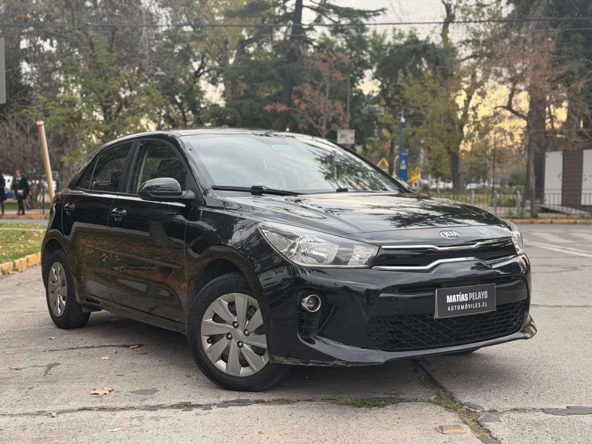 2021 Kia Rio 5 EX Negro - Imagen 1