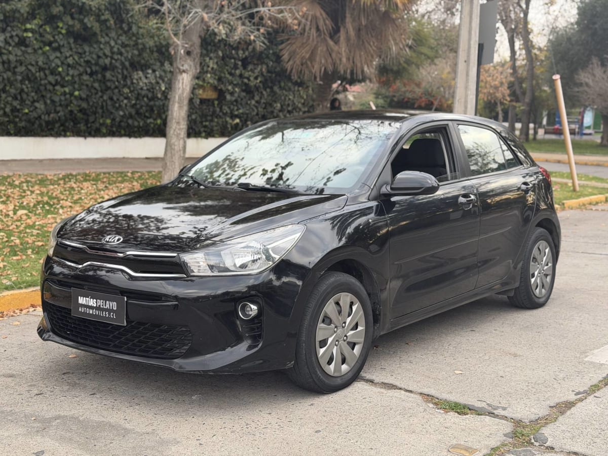 2021 Kia Rio 5 EX Negro - Miniatura 3