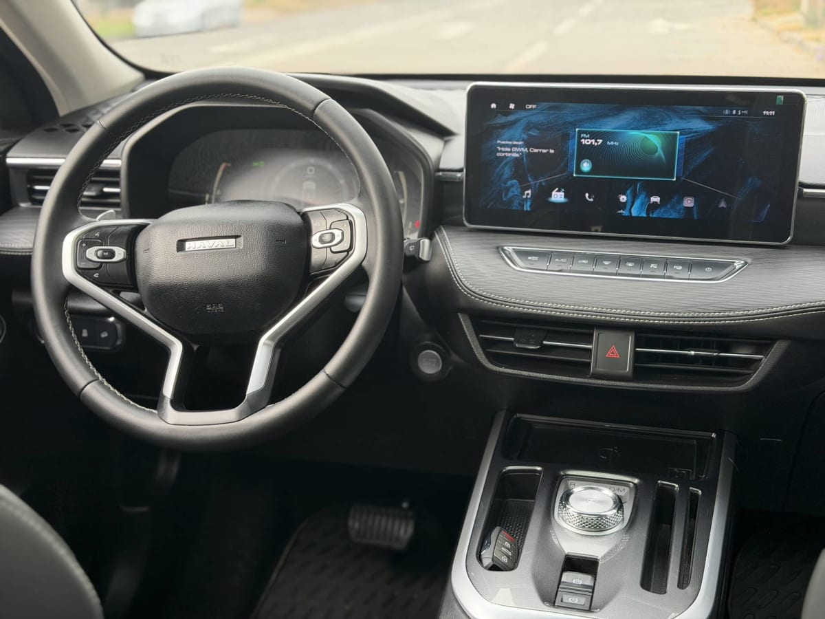 2026 Haval Jolion DELUXE Rojo - Miniatura 10