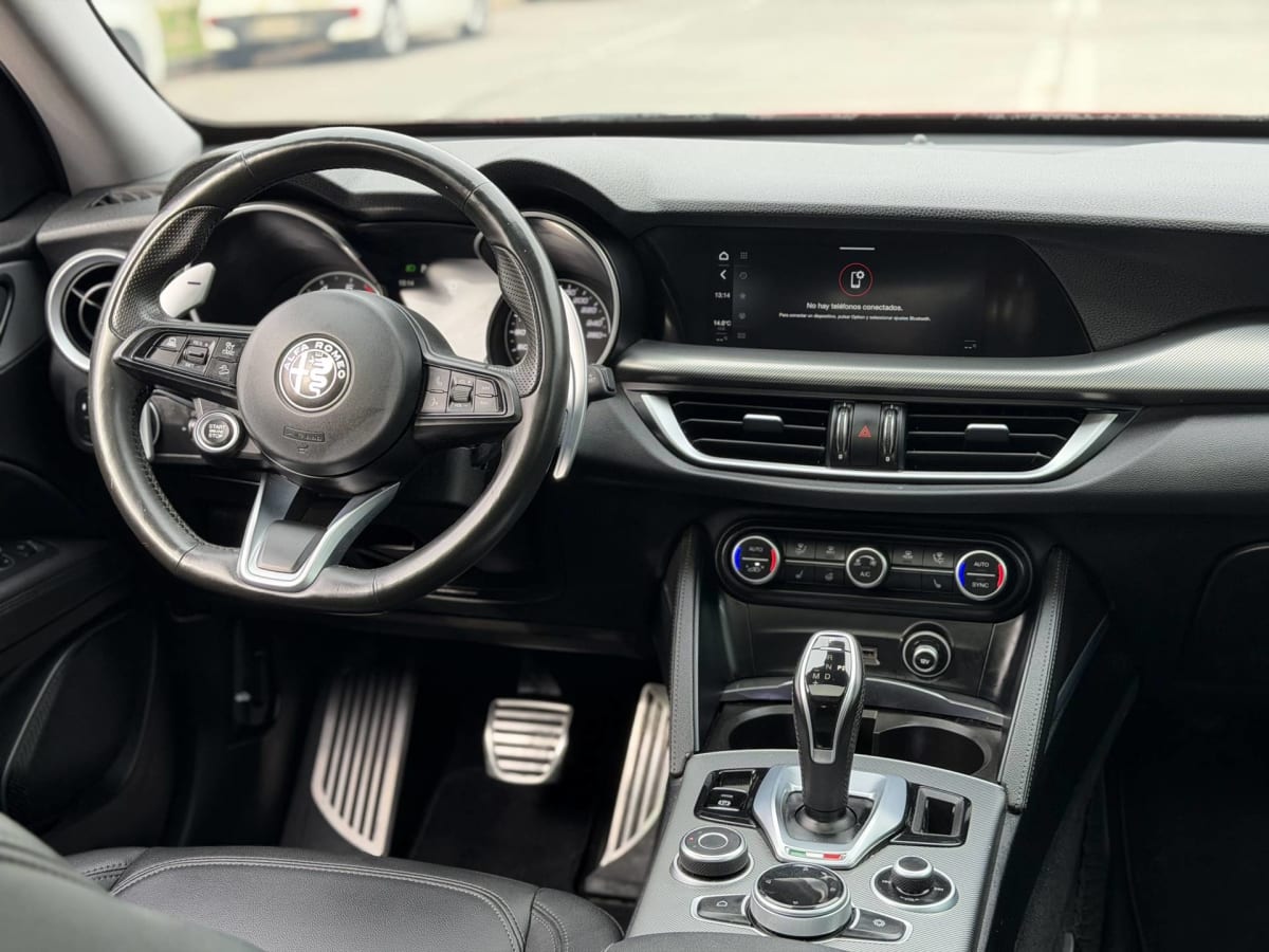 2022 Alfa Romeo Romeo Stelvio Super Rojo - Miniatura 10