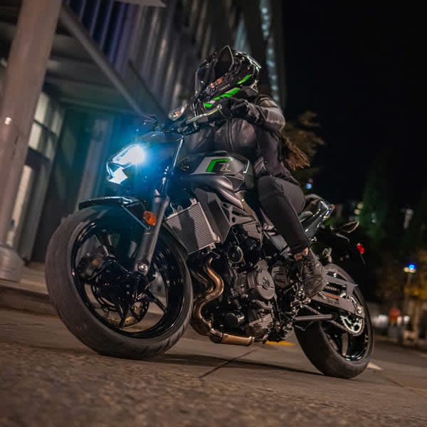 2026 Kawasaki New Z 500 ABS - Miniatura 4