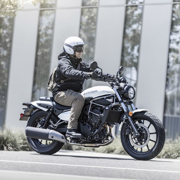2026 Kawasaki ELIMINATOR 500® 2025 - Miniatura 4
