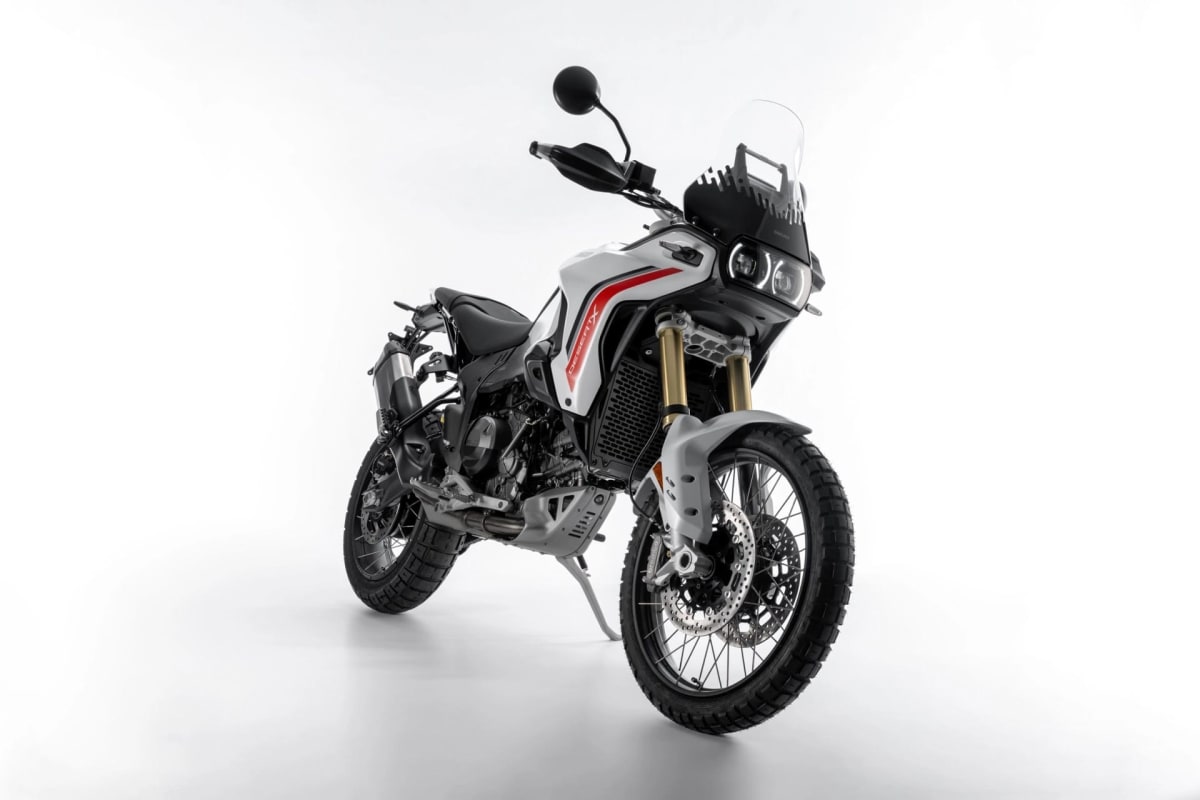 2026 Ducati DesertX V2 - Miniatura 7