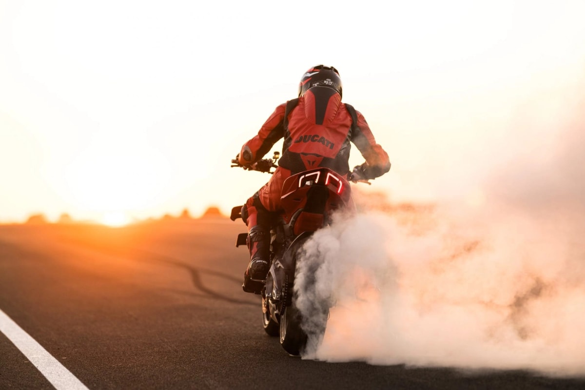 2026 Ducati Streetfighter V4 S - Miniatura 6