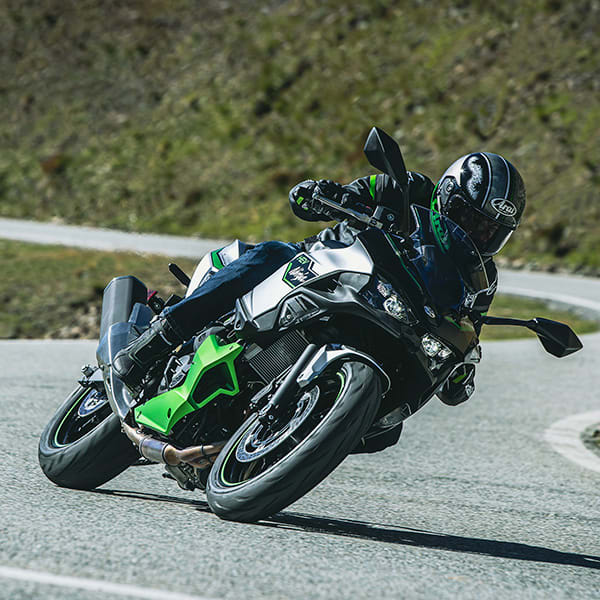 2026 Kawasaki NINJA 7 HYBRID 2024 - Miniatura 5