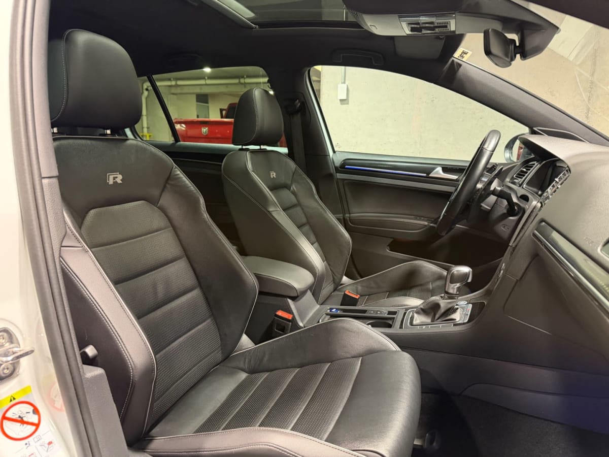2021 Volkswagen GOLF R Blanco - Miniatura 9