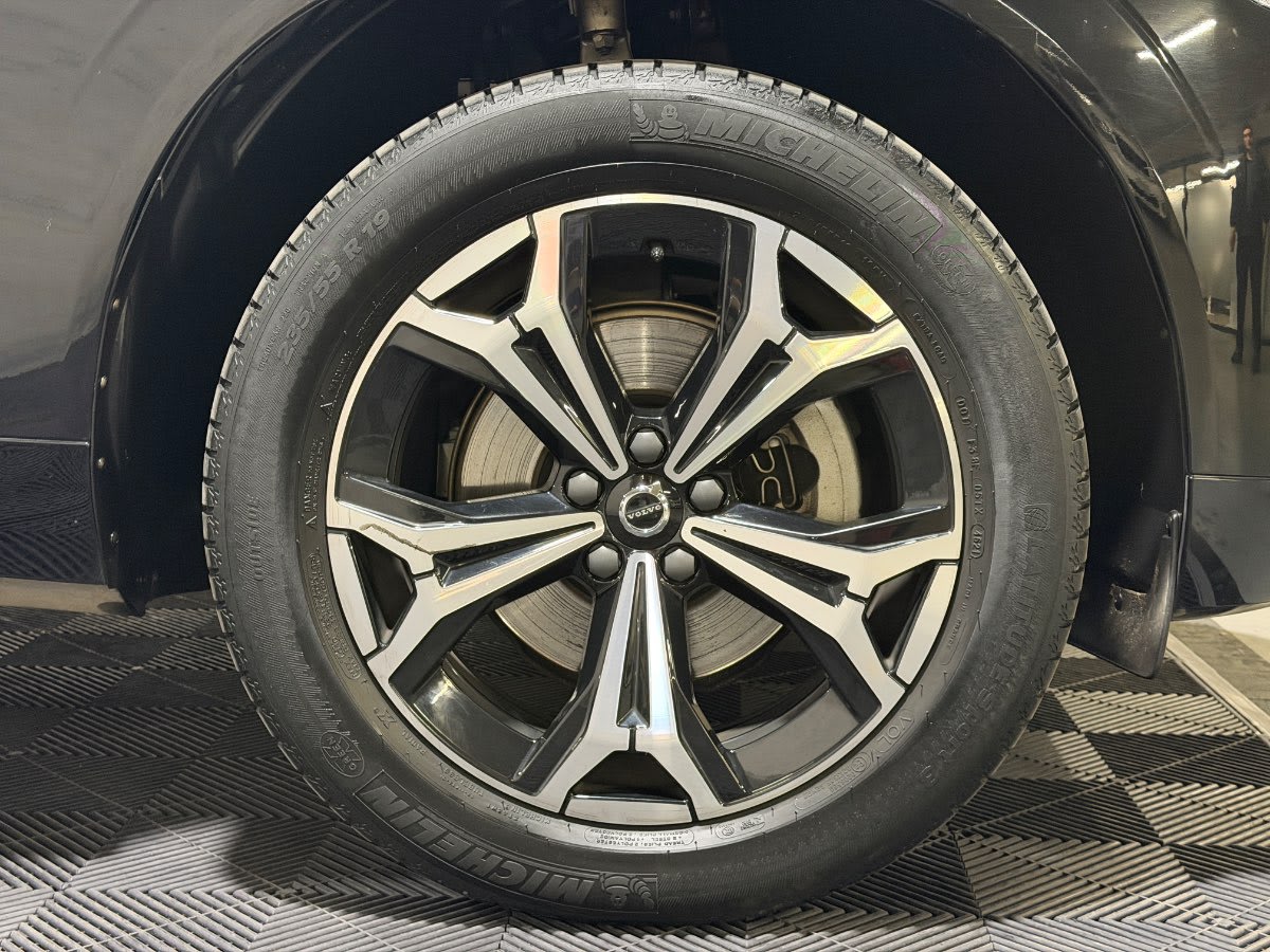 2022 Volvo XC60 2.0 Negro - Miniatura 8