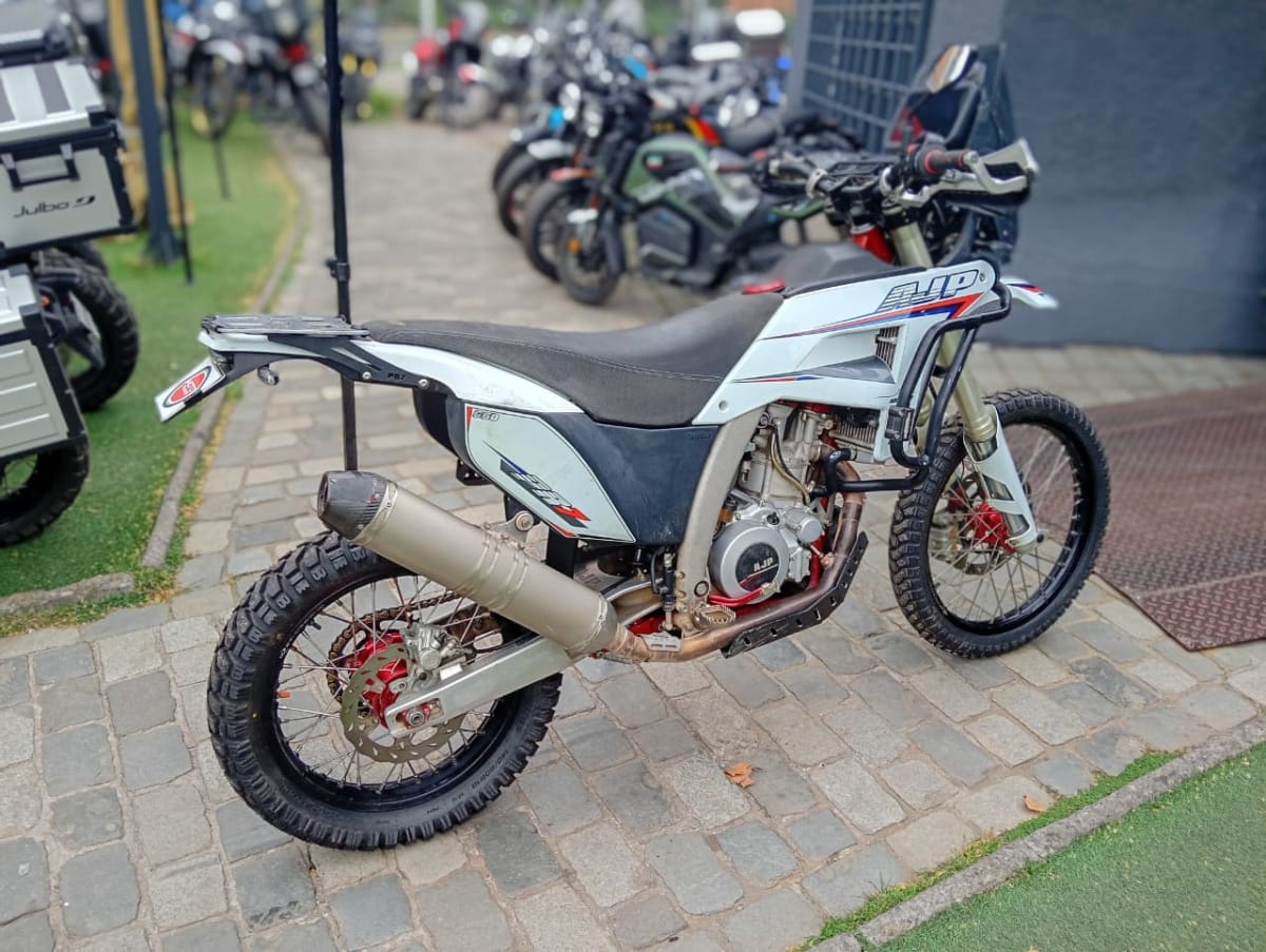 2025 AJP Pr7 Año - Miniatura 4