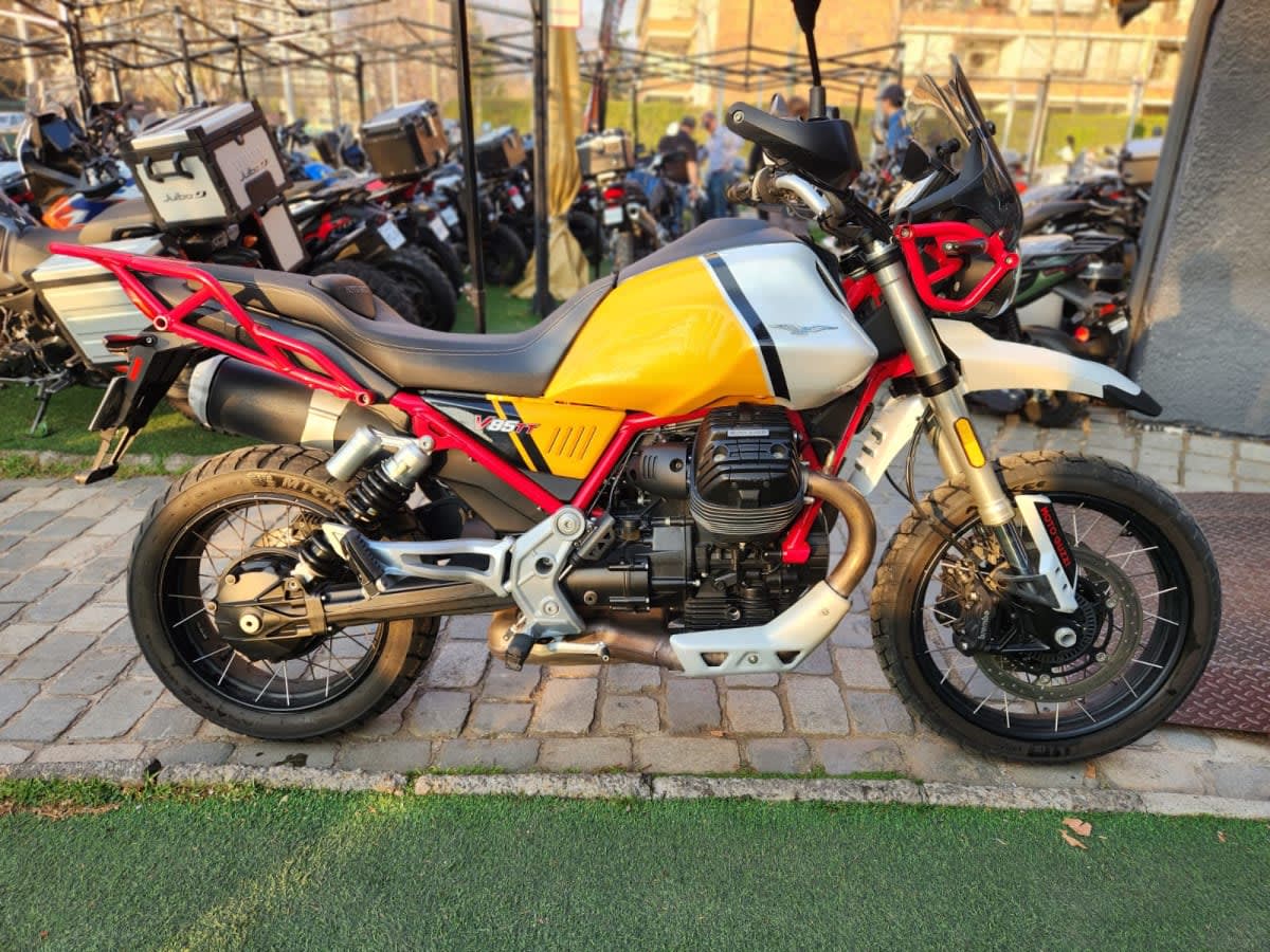2021 Moto Guzzi V85tt V85tt - Miniatura 5