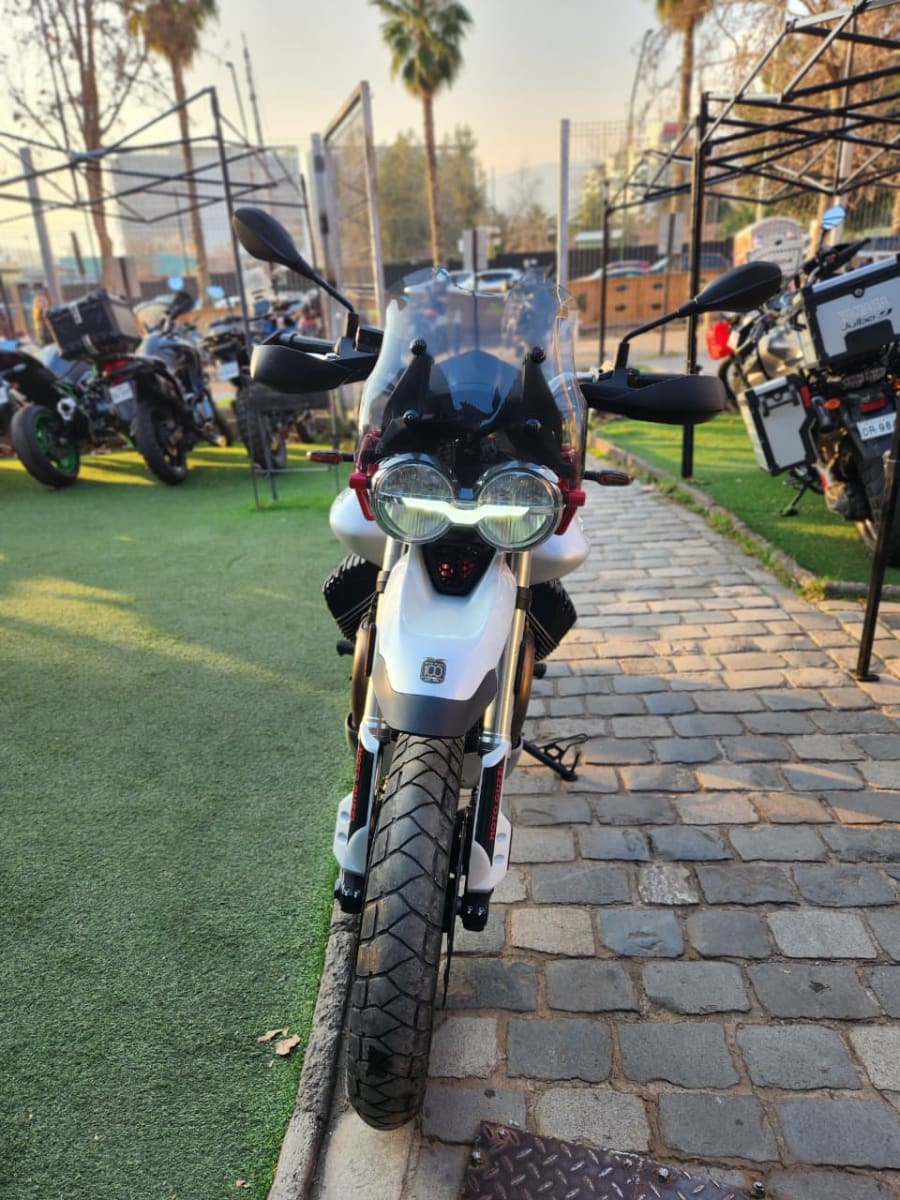 2021 Moto Guzzi V85tt V85tt - Miniatura 9