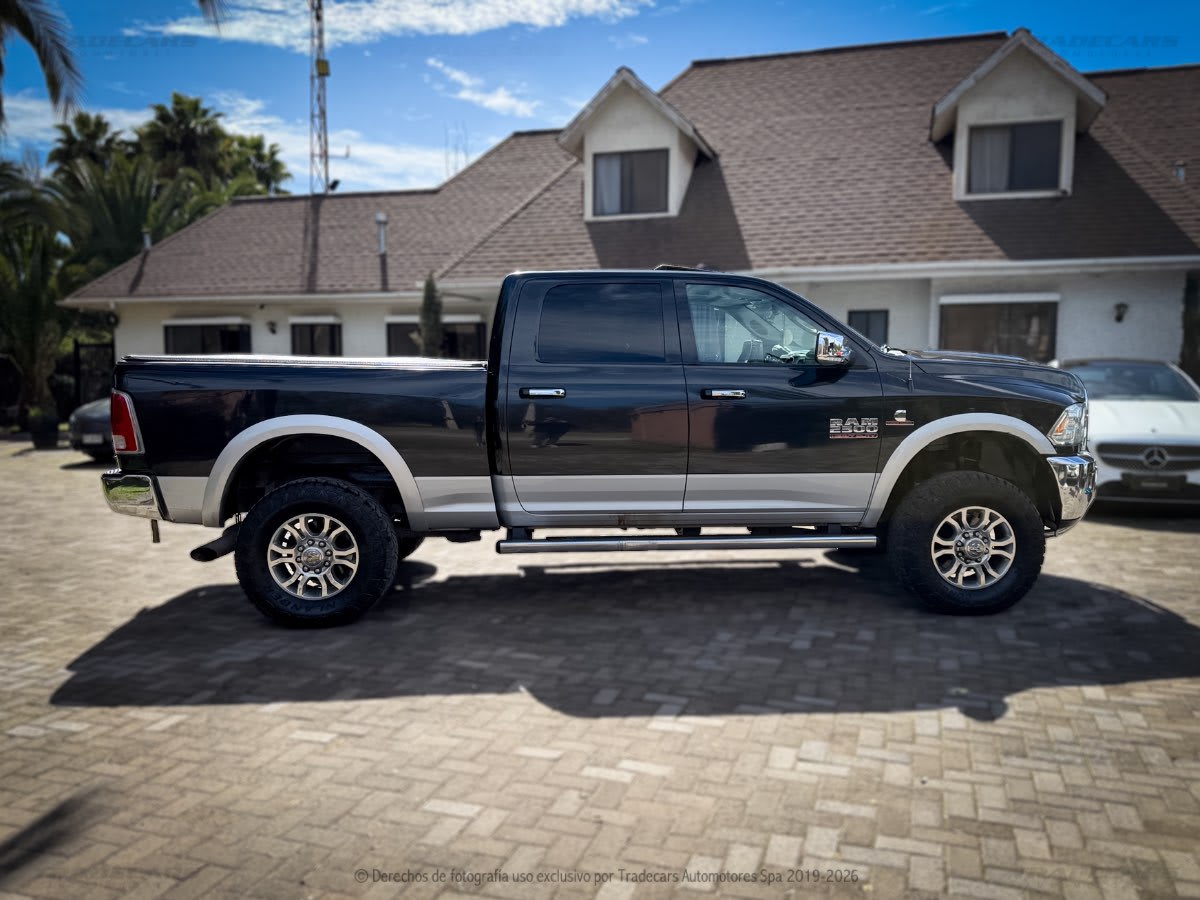 2016 Dodge RAM Negro - Miniatura 3