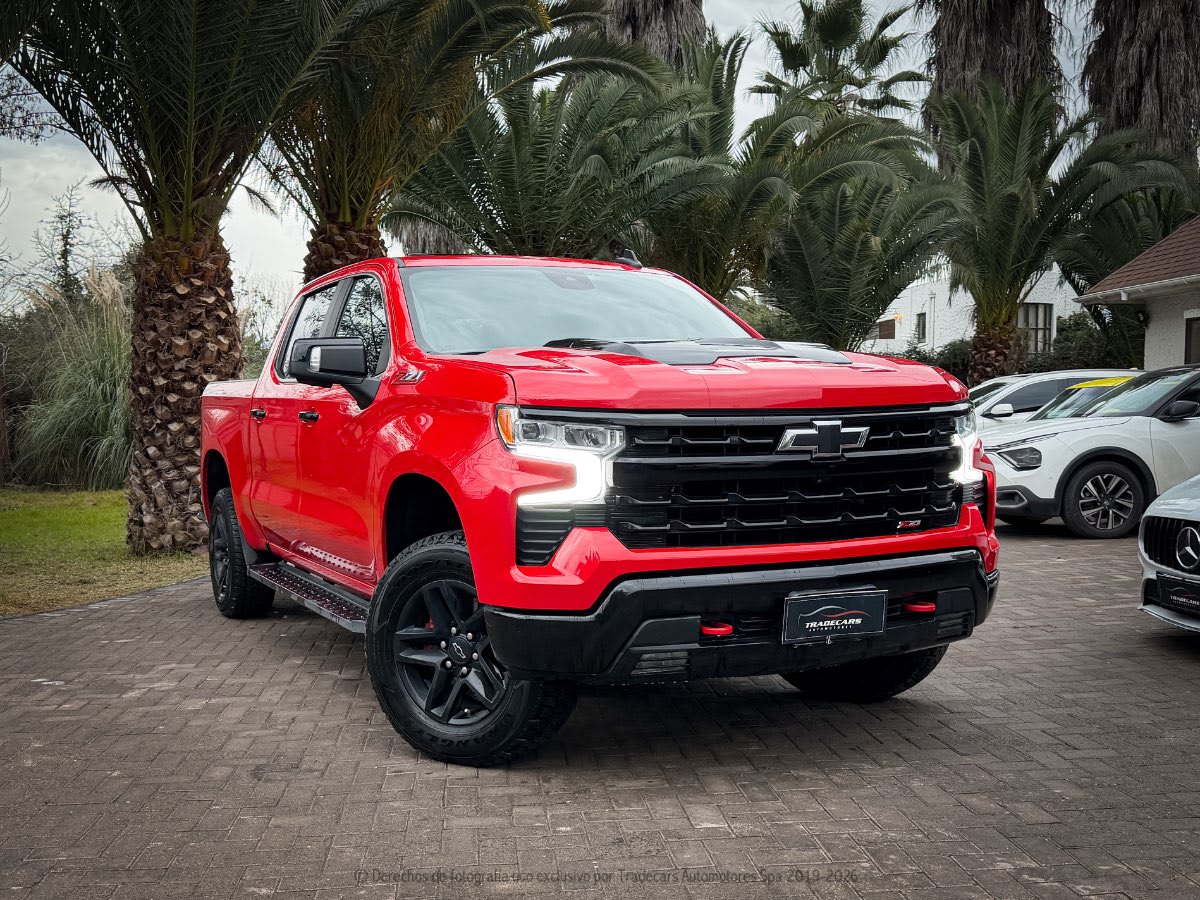 2023 Chevrolet SILVERADO TRAILBOSS LT 5.3L V8 馃嚭馃嚫 Rojo - Imagen 1