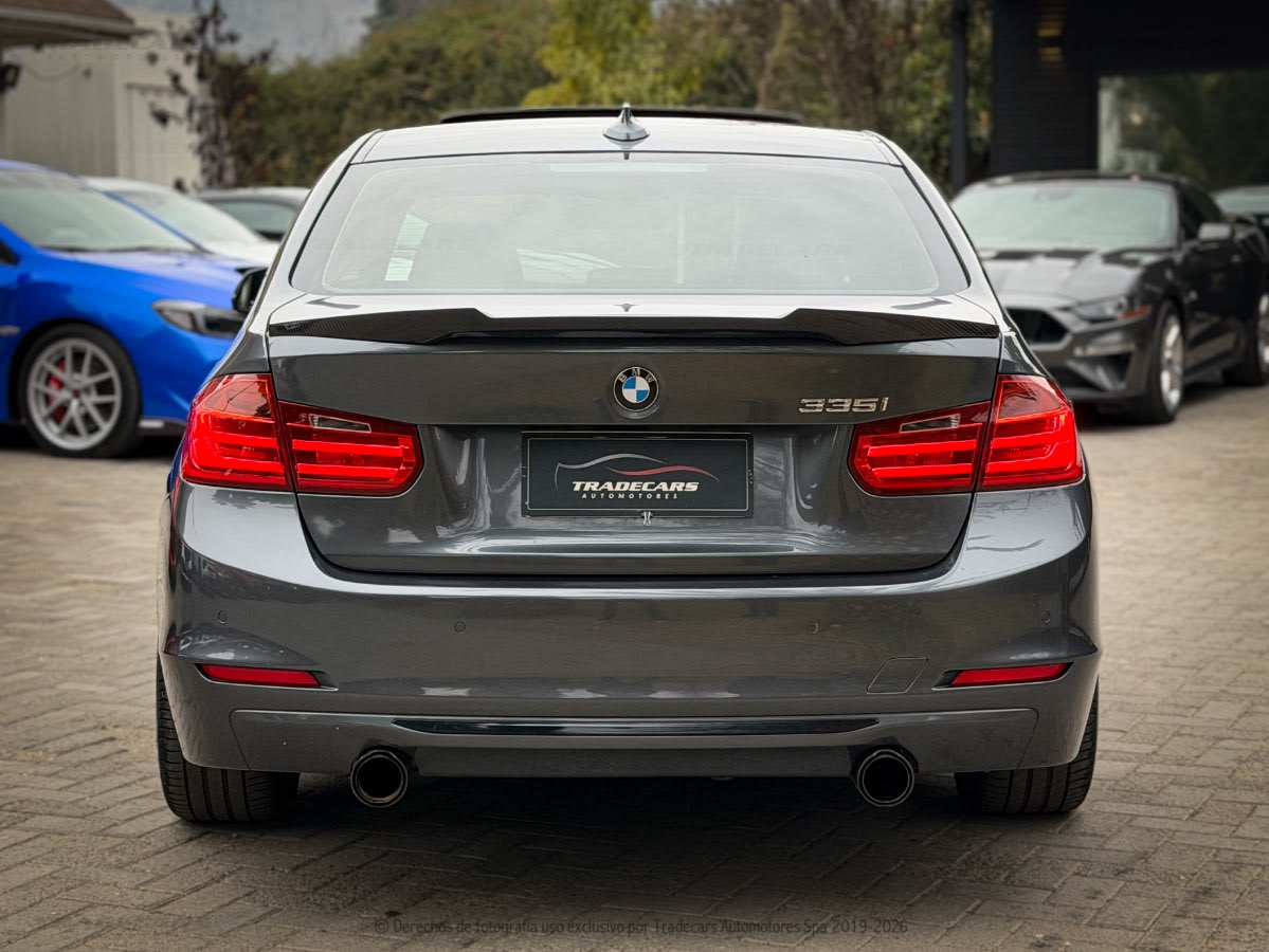 2014 BMW 335 Gris - Miniatura 6