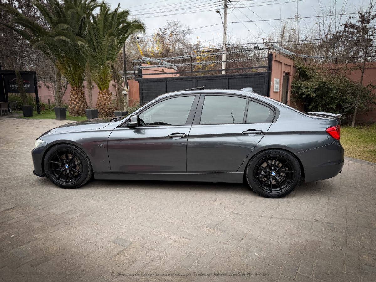 2014 BMW 335 Gris - Miniatura 8