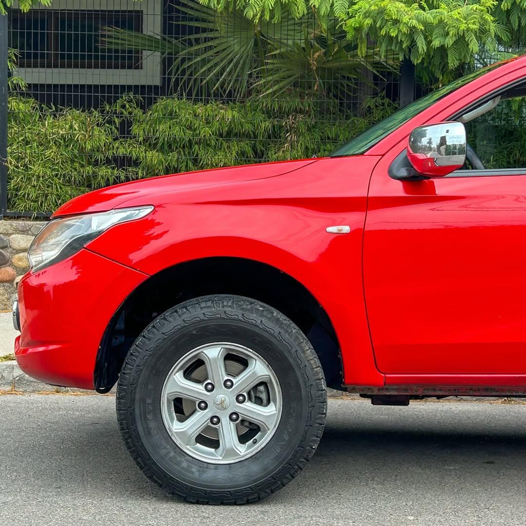 2016 Mitsubishi L200 WORK CR 2.4L Rojo - Miniatura 3