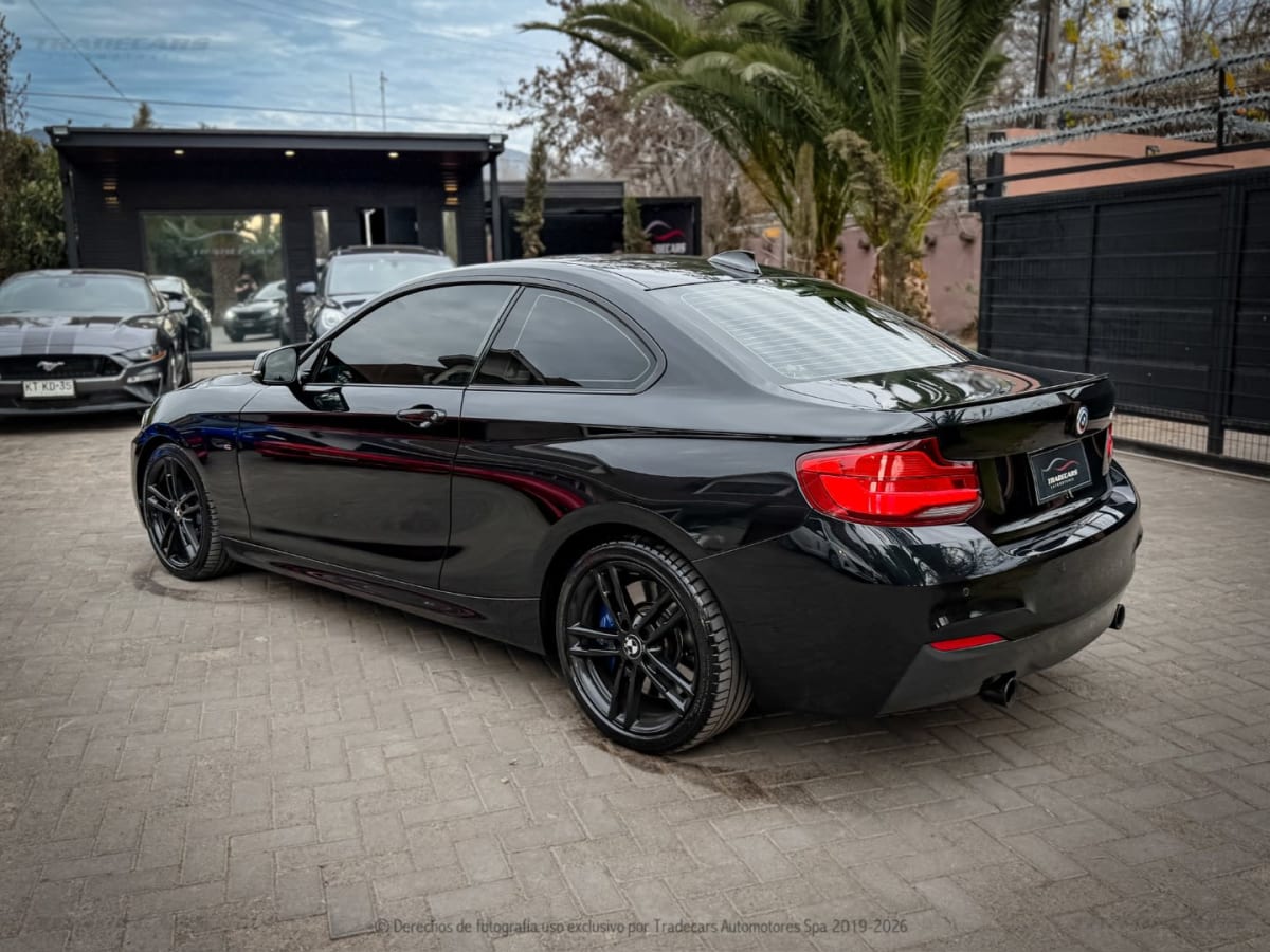 2019 BMW M240i Negro - Miniatura 6