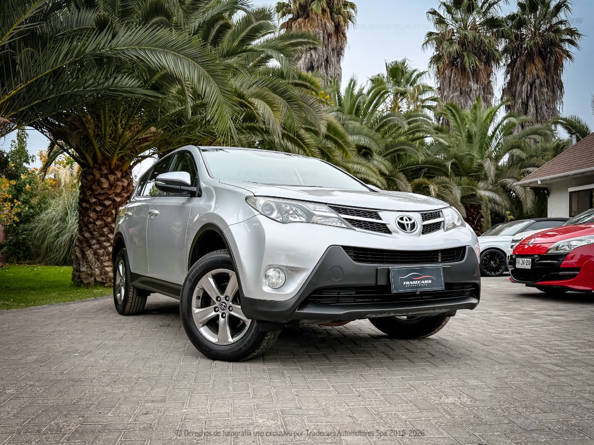 2015 Toyota RAV4 Lujo Plata - Imagen 1