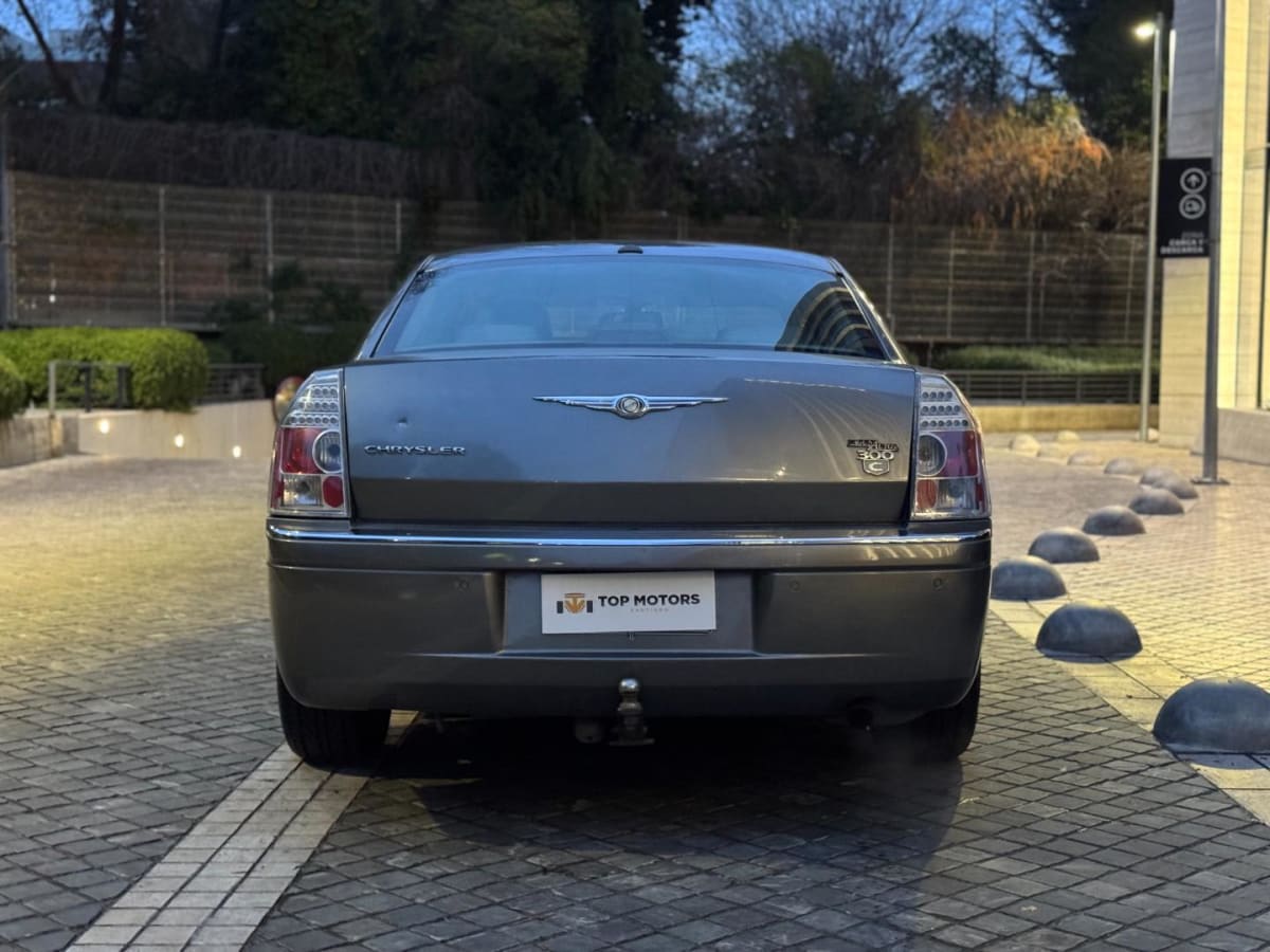 2006 Chrysler 300C Gris - Miniatura 5