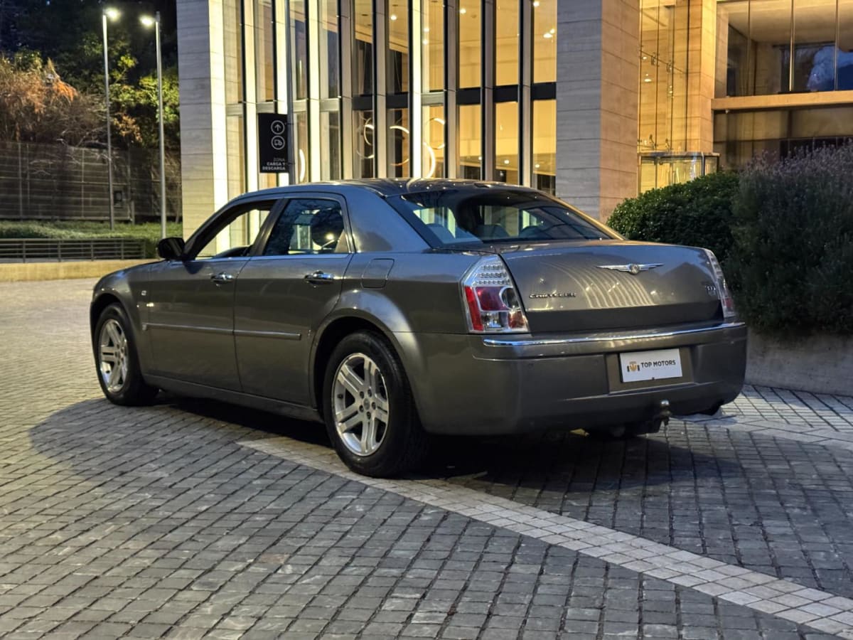 2006 Chrysler 300C Gris - Miniatura 6