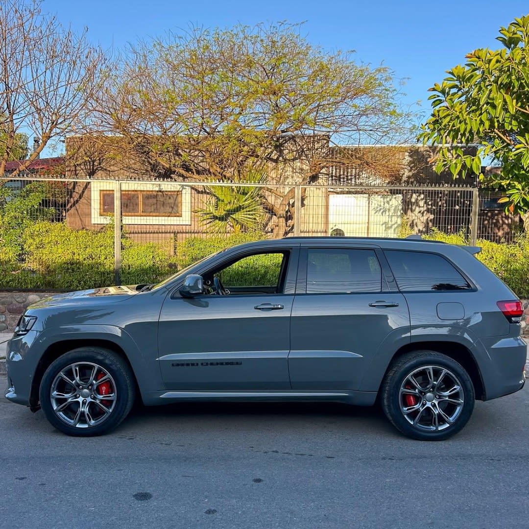 2021 Jeep GRAND CHEROKEE SRT🇺🇸 Gris - Miniatura 4
