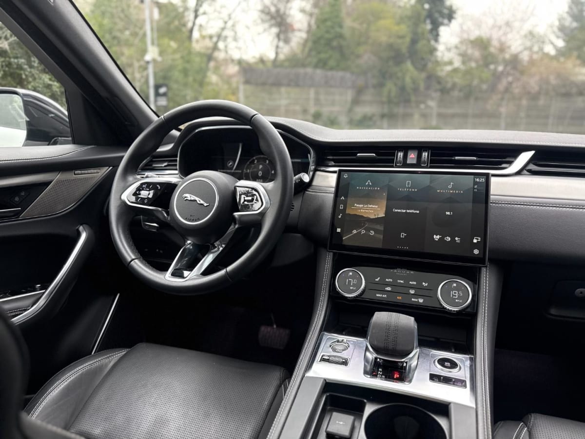 2024 Jaguar F-Pace Blanco - Miniatura 10