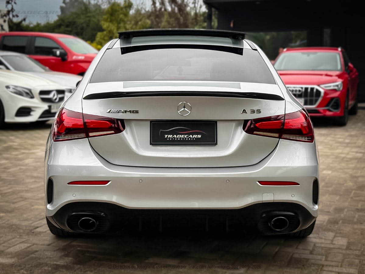 2021 Mercedes-Benz A35 sedan Gris - Miniatura 5