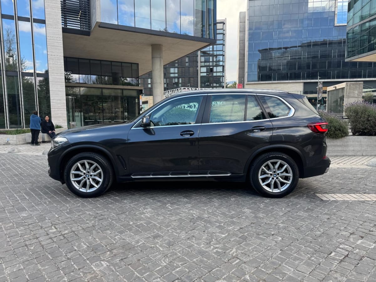 2022 BMW X5 Gris - Miniatura 7