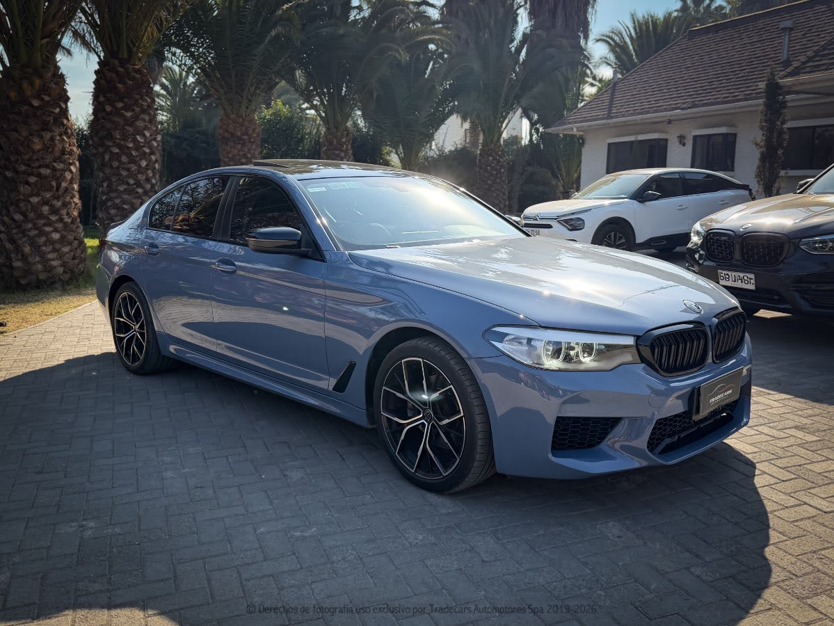 2020 BMW 520i Azul - Miniatura 2