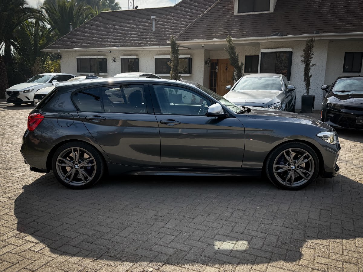2019 BMW 140I Gris - Miniatura 3